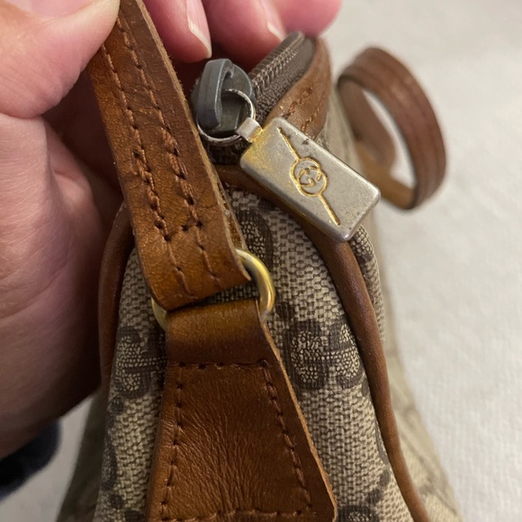 Gucci Beige Monogram Shoulder Bag - Picture 8 of 11